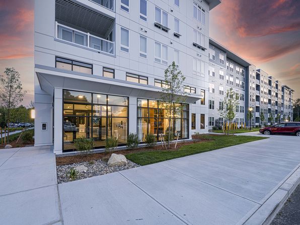 Viva Lakeshore | 5 Lakeshore Ctr, Bridgewater, MA