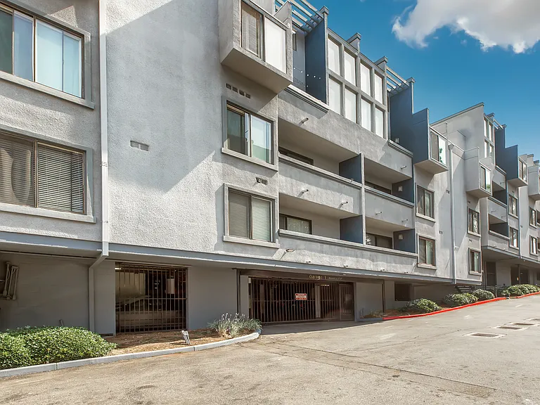 1940 N Highland Ave #3 — Photo 33