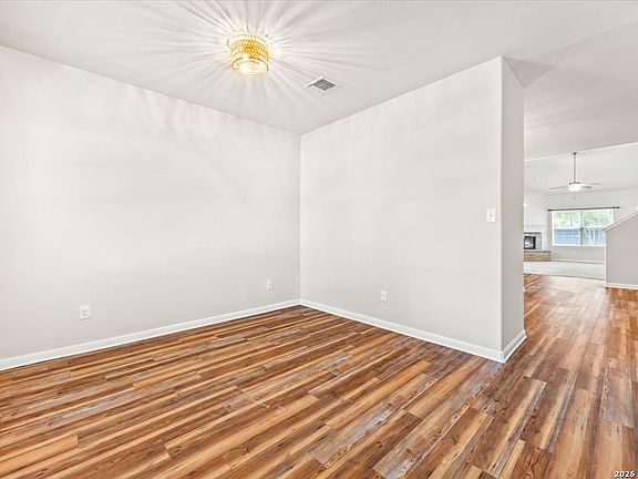 4th image of 437 STONEBROOK DR