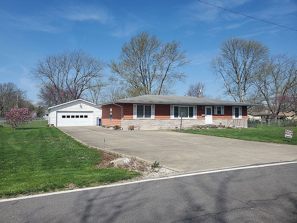 1st image of 3061 Crestwood Dr
