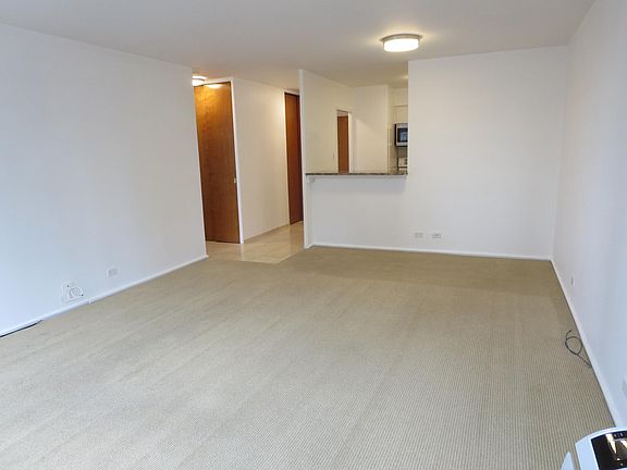 3rd image of 30 E Elm St APT 15C