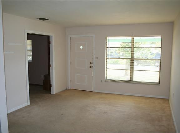 3rd image of 1348 Ashwood Dr