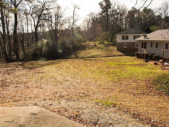 2nd image of 1824 Dogwood Ct