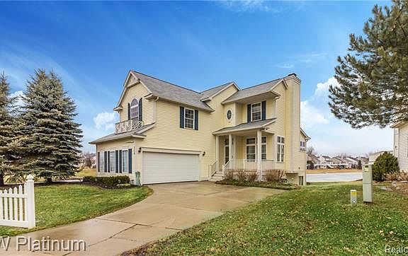 2nd image of 126 Fountain Cres