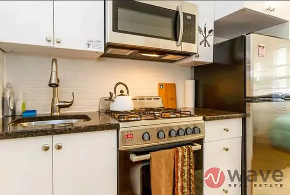 Rented by Wave Real Estate Group | media 4
