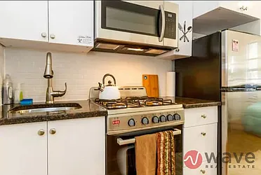 Rented by Wave Real Estate Group