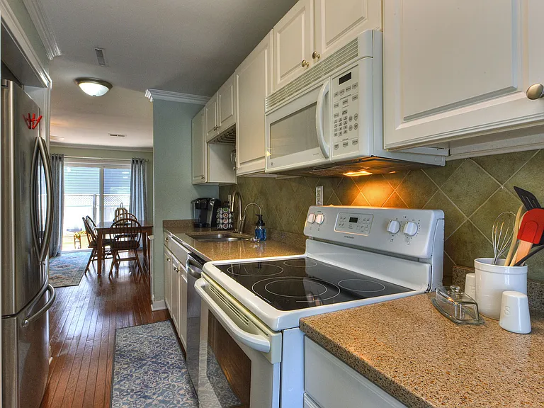 20902 South Ave #A — Photo 13