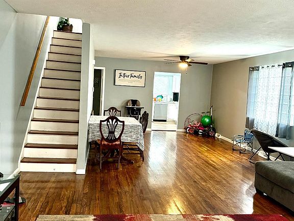 5th image of 1633 Sparkle Dr