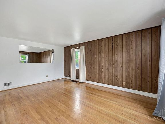 5th image of 5599 Surrey Ave