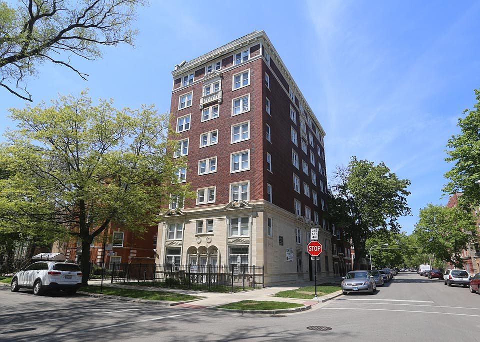 1st image of 7450 N Greenview Ave APT 67