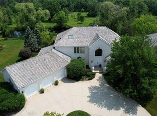 2115 Hybernia Dr, Highland Park, IL