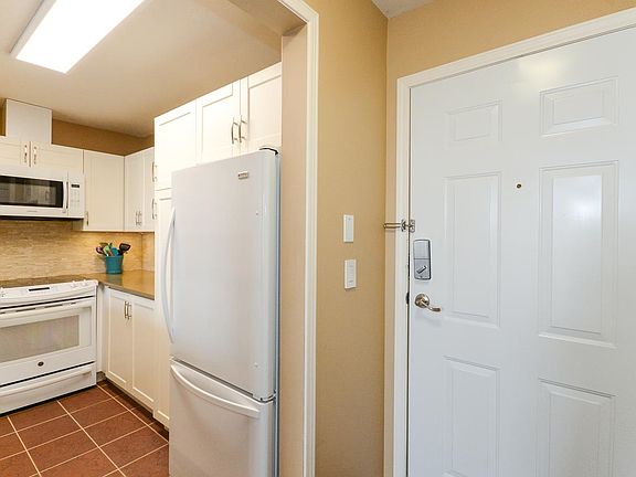 3rd image of 5500 Andrews Rd #424