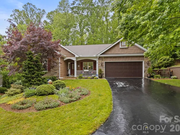 69 Old Pasture Way, Laurel Park, NC 28739