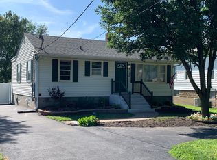 9126 Kleinman Rd, Highland, IN 46322