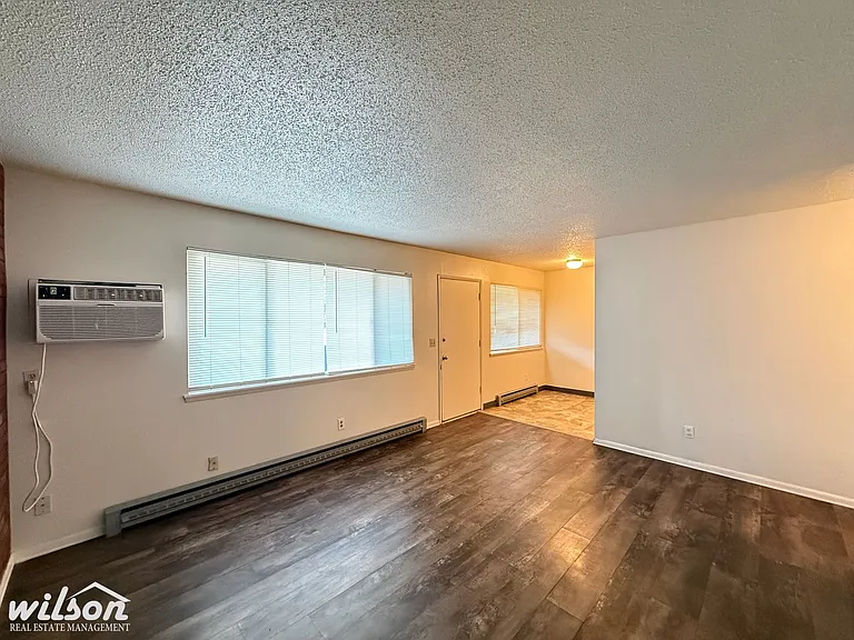 208 N 6th St — Photo 3