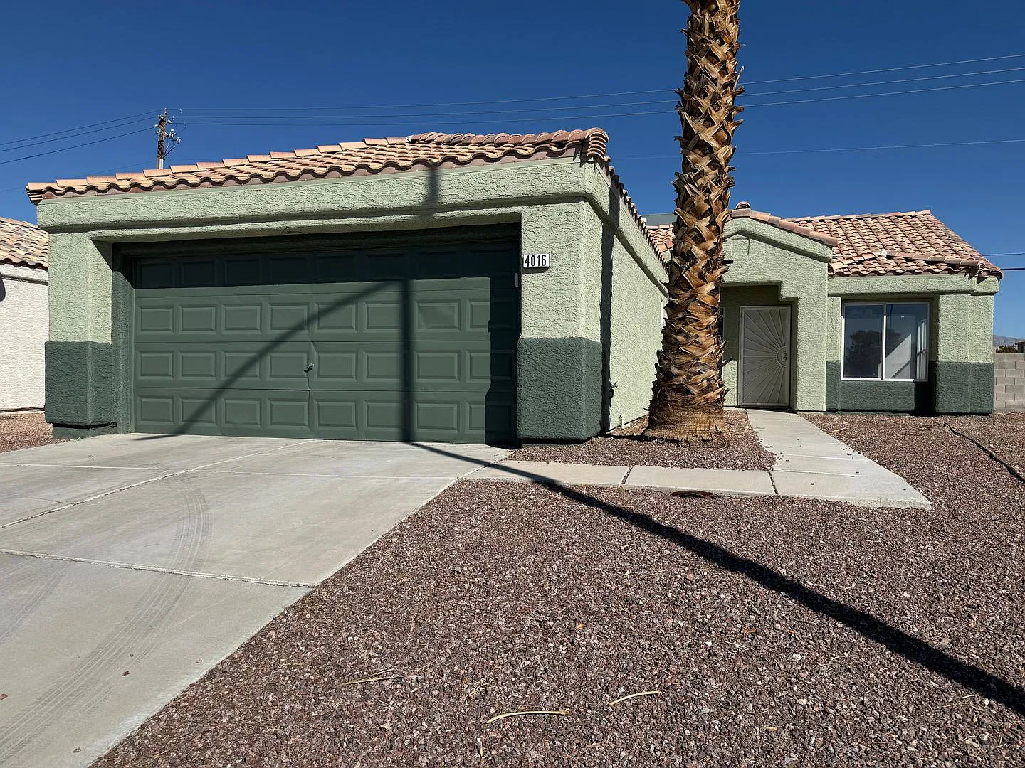 3-Bedroom Single-Story Home in Santa Fe Village — Photo 2