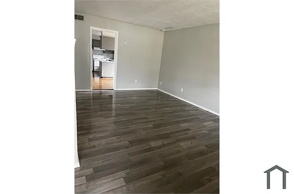 Building Photo - 960 Halray Dr