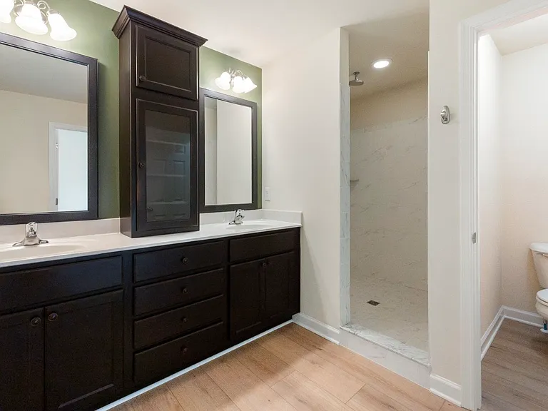 555 English Oak Ln — Photo 10