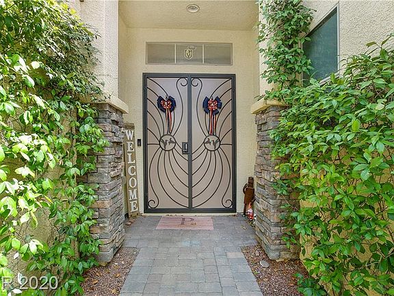 3rd image of 8113 Chestnut Hollow Ave
