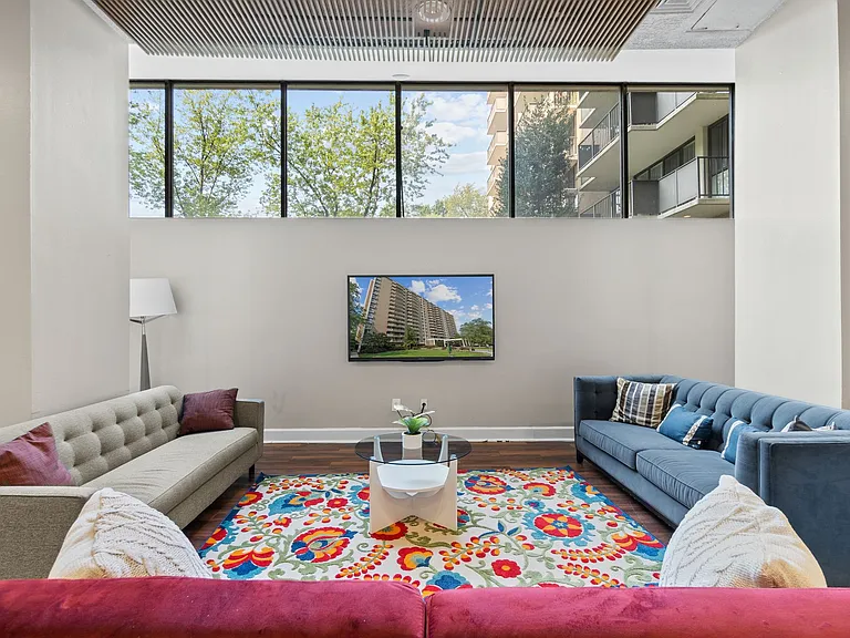Westchester Tower Apartments — Photo 22