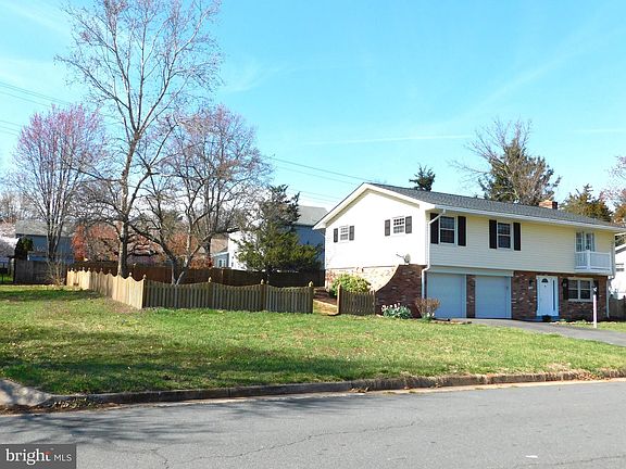 3rd image of 1701 N Amelia St
