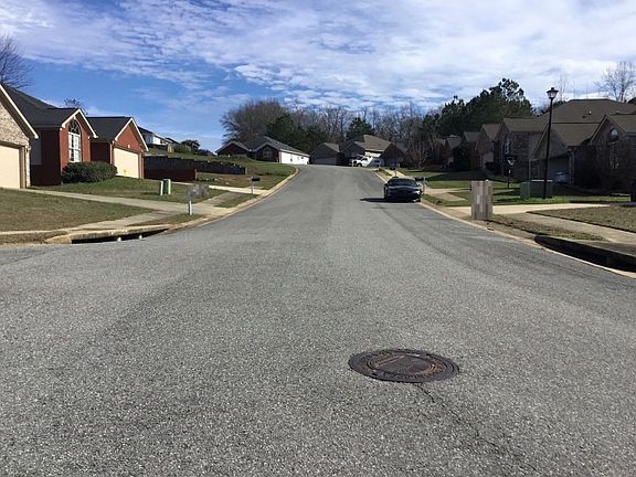 4th image of 4120 Heathersage Cir