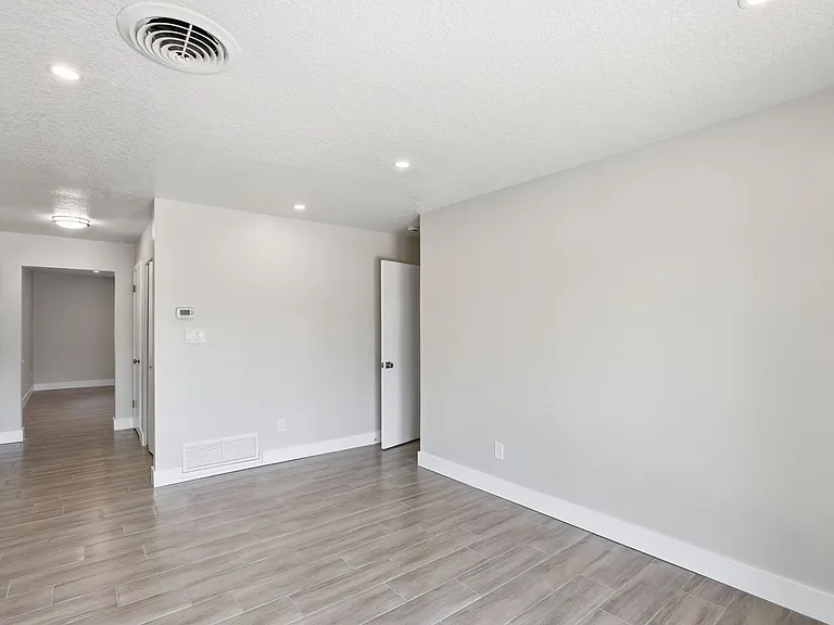 3817 Bainbridge Ave — Photo 10