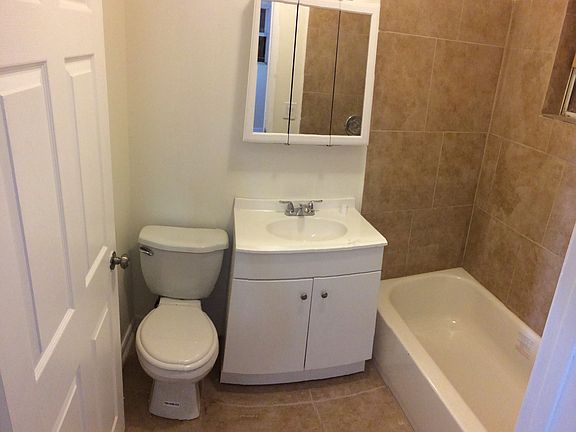 3rd image of 419 W Colden Ave