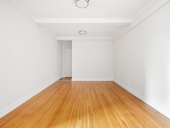 3rd image of 210 W 70th St APT 815