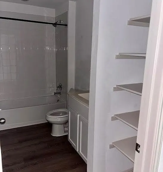 204 Sweetwater Creek Ln — Photo 5
