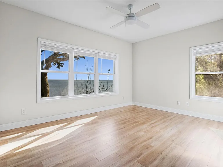 3917 Bay Front Rd — Photo 9
