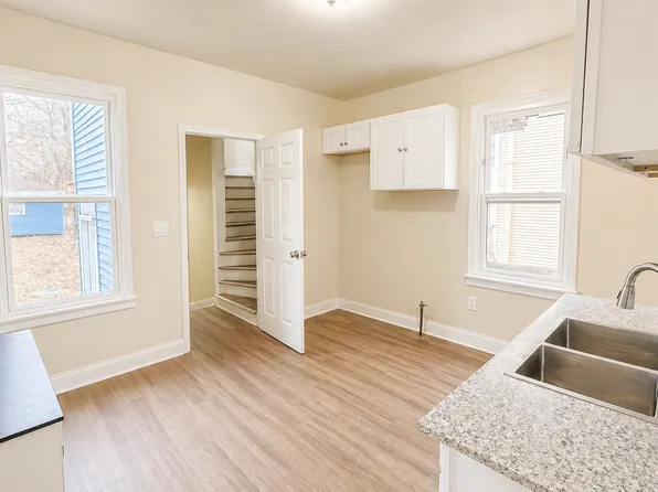 3037 N 1st St, Milwaukee, WI 53212