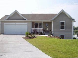 2956 Daybreak Ln, Holland, MI 49424