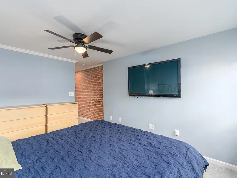 1825 Light St — Photo 22