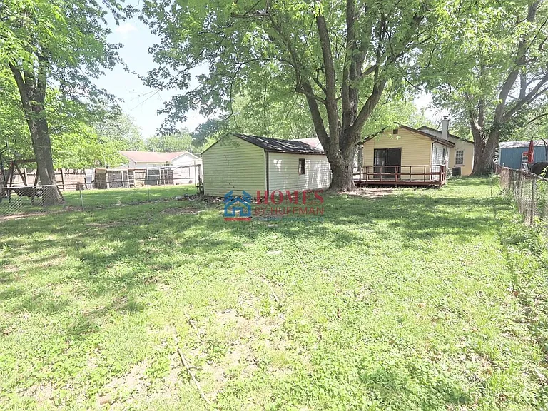 1713 Hawthorne Ave — Photo 20
