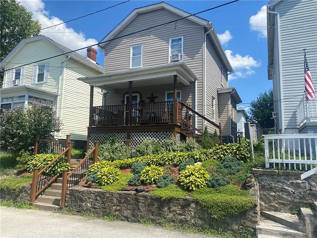 229 Vine St photo 1