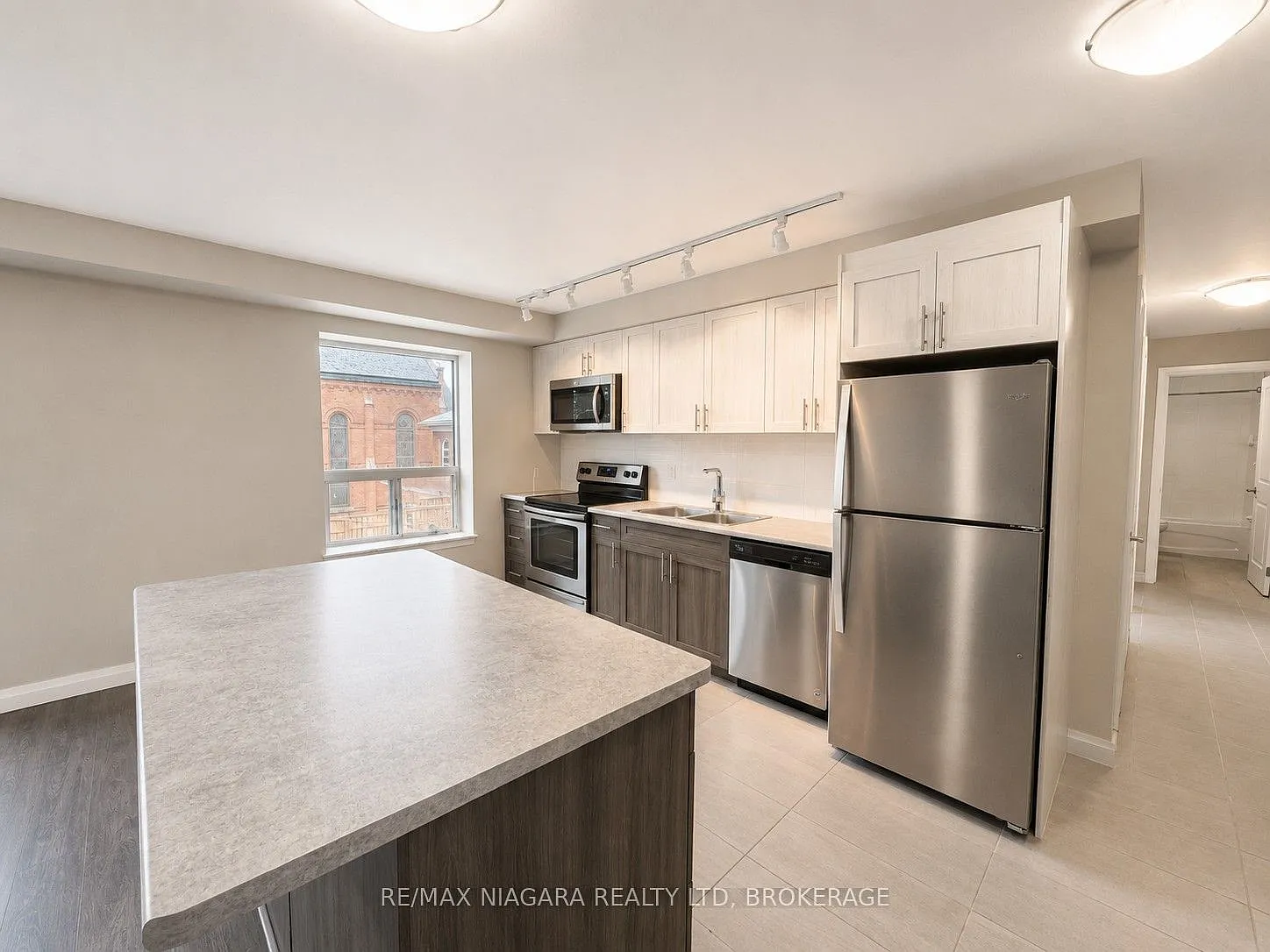 2 bed, $1,995 — Photo 4