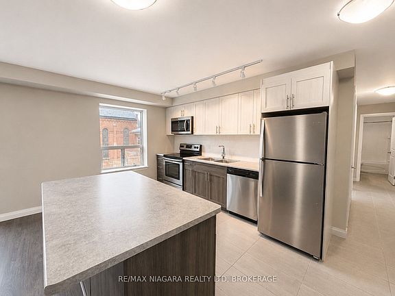 4th image of 99 Church St #504