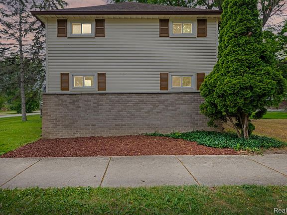 2nd image of 7993 Church Rd