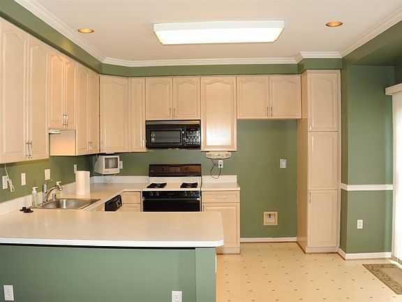 3rd image of 6117 Bricker Ln