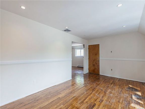 4th image of 4202 Marathon Pkwy