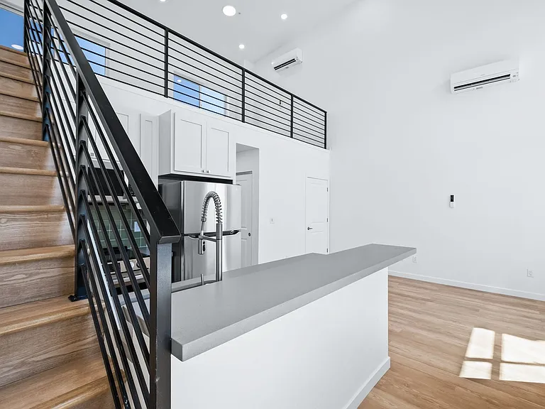 307 Pine St — Photo 7