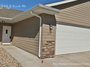 2233 S Ellis Rd, Sioux Falls, SD 57106