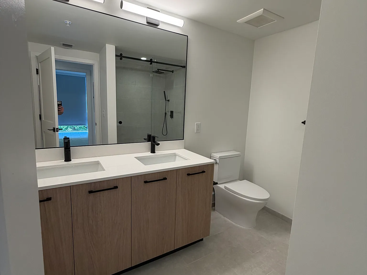 1 bed, 700 sqft, $2,090 — Photo 3