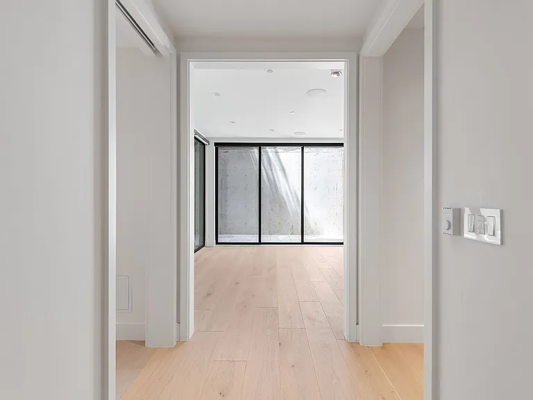 660 Carolina St — Photo 49