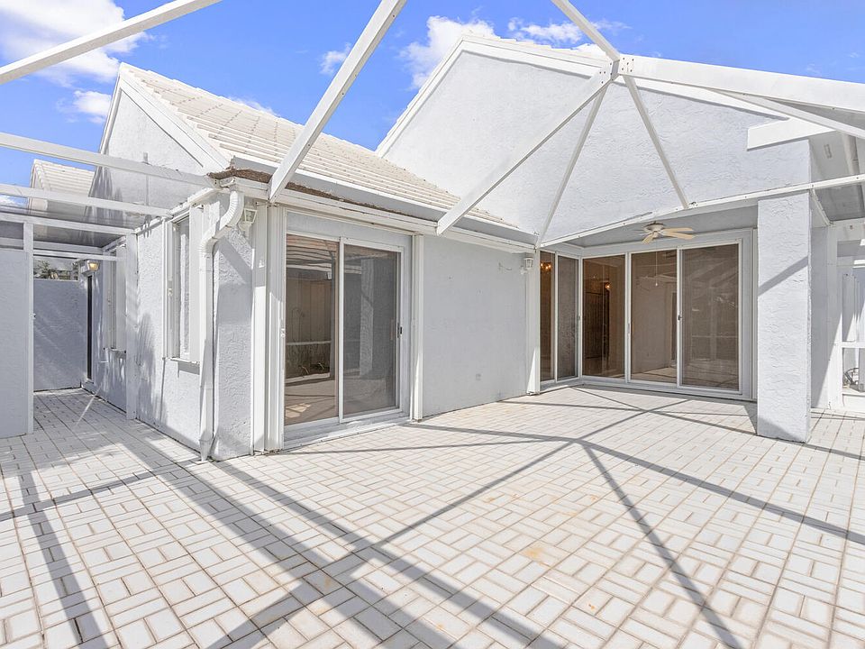 1st image of 5 Brighton Court