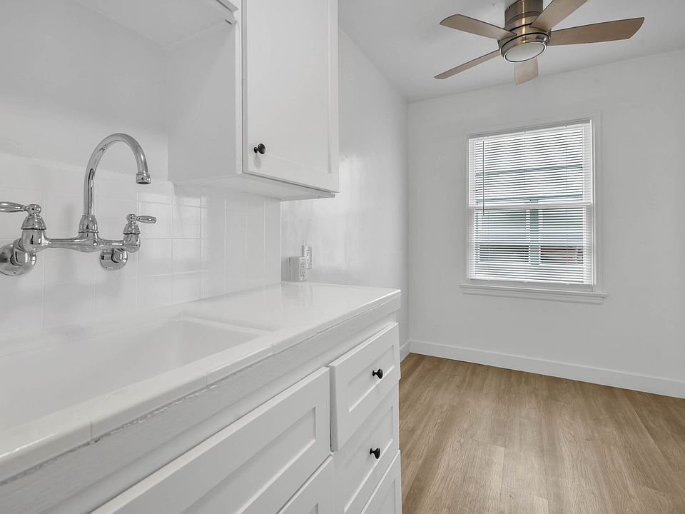 Coming Soon Newly Renovated Studio on 2nd Street Alamitos Beach