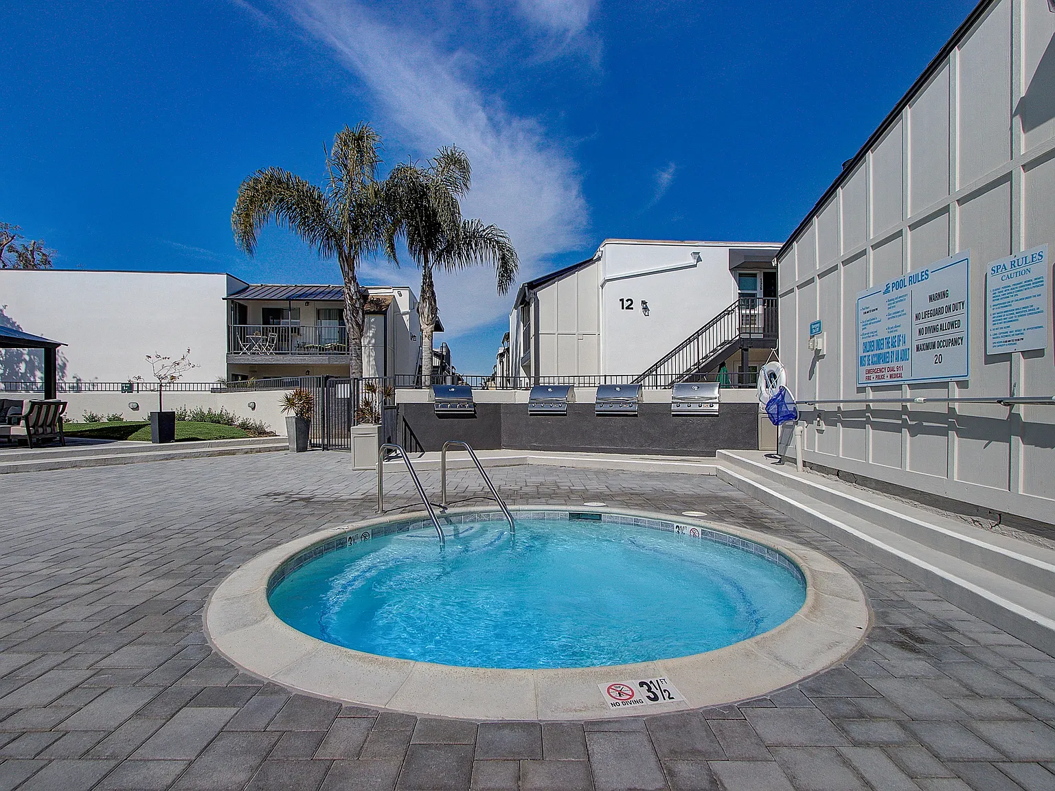 The Californian Apartments- HB — Photo 4