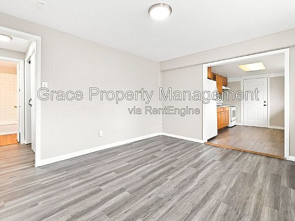 5th image of 3944 Turnpike Dr Unit 5