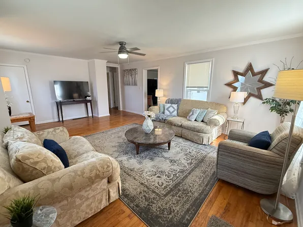 801 Lincoln St, Lawrence, KS 66044